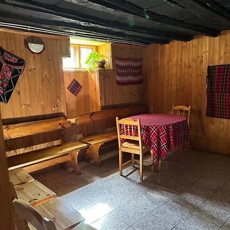 чевермето 招待所 Palitsi